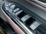 パワーウィンドウです!運転席でラクラク操作!運転席以外からの開閉を防ぐボタンが運転席にのみございますので、一緒に乗っているお子さんやワンちゃんが開けてしまう心配もございません!