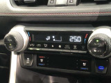 ★オートエアコン★お好みの温度に設定すれば、自動でその温度に調整してくれ、温度を維持してくれます。快適なドライブをするための重要な条件です。