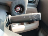 オートヘッドライト標準装備です。車外の明るさに応じて自動的にヘッドライトの点灯・消灯をしてくれます。