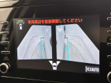 バックカメラだけでなく、サイドカメラも装備しています。裏道のすれ違いの時なども、活躍してくれます。