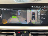 【バックカメラ】前後クリアランスソナー付なので、駐車が苦手な方でも安心です。ガイドの表示・非表示も切り替え可能です。