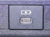 充電用USB端子を装備しております。