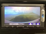 【バックカメラ】運転が苦手な方も車庫入れラクラクです!ギアをリバースに入れれば自動的に切り換わりますので、面倒な操作は不要です♪狭い駐車場もお車を傷つけず安心ですね!