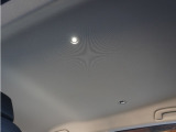【静電タッチ式LEDルームランプ】ランプ周辺に触れるだけで簡単に点灯が可能です。