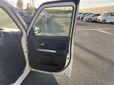 運転席ドア内張り
