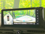 【アラウンドビューモニター】専用のカメラにより、上から見下ろしたような視点で360度クルマの周囲を確認することができます☆死角部分も確認しやすく、狭い場所での切り返しや駐車もスムーズに行えます。