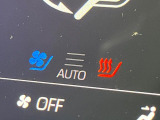【シートヒーター&ベンチレーション】夏場は涼しい風でお尻や背中の熱やムレを防ぎ、冬はエアコンよりも早く温まってポカポカに!季節を問わず快適に過ごせます。