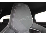 ヘッドレストには「TYPE R」のロゴが刻まれています!