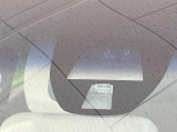 【ホンダセンシング】走行中に前方の車両等を認識し、衝突しそうな時は警報とブレーキで衝突回避と被害軽減をアシスト。より安全にドライブをお楽しみいただけます。