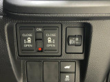 【両側パワースライドドア】両側がパワースライドドアになっており、運転席のスイッチやスマートキーのボタンからでも開閉が可能です!狭い駐車場でのお子様の乗り降りに便利です
