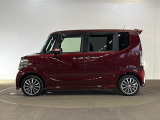 BOX型の軽自動車N-BOXカスタム、両側スライドドアで狭い駐車場での乗り降りも楽々!