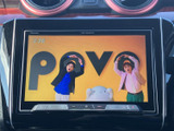 画面にテレビ映像を表示できる装備です。停車中の休憩時間などに映像を楽しめるのがうれしいポイントで、画面も大きく内容を確認しやすく、車内で過ごす時間の楽しみが広がります。
