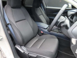 運転席のドアを開け、乗り込む際のイメージです。