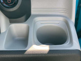 運転席ドリンクホルダー