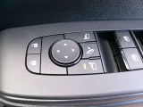 ドアミラーの鏡面の調節、格納は運転席からすべて操作できます!
