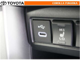 ポータブルオーディオなどの機器を接続して、車両のスピーカーで聞くことができます。