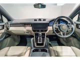 運転席からの眺めです。視界の良さが特徴です。
