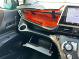 車検証や小物入れや必需品の出し入れがとっても便利なんです♪