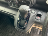 発進時から滑らかに加速する無段階変速のCVTはストップ&ゴーの多い街の中も快適です