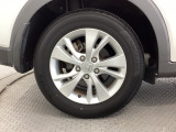アルミホイールです。足元が引き立つので、車全体のイメージがアップしますよ!