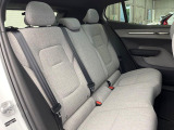 VOLVOのシートは人間工学に基づいた設計となっており、長時間の運転でも疲れにくいと定評があります。当店ではモデルによりご用意しておりますので、ぜひ座り心地をご体感ください。