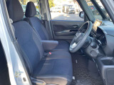 適度なホールド感と快適な座り心地の運転席シートまわり!