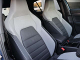 運転席・助手席ともにヒーター&ベンチレーションを備え、快適なドライブをサポートします。