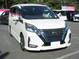 ご愛用車にはボディのガラスコ-ティングをお勧めします。強固なガラス被膜とフッ素化合物被膜を形成することで汚れをつきにくくし、輝きを保護致します。