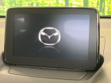 【メーカー純正ナビ】インテリアに溶け込むスタイリッシュな「専用設計」メーカーナビを装備♪視認性や操作性など基本性能にも優れ、より上質なカーライフをお楽しみいただけます。