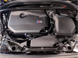 【BMWエンジン】革新的なガソリン・エンジン・テクノロジーによる高性能かつ高効率。レスポンスの良いパワーを発揮。常にスムーズな吸気を実現しアクセル開度にダイレクトに反応しドライビングを楽しく演出。