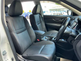 運転席・助手席は、ゆったりと座れるサイズで、長時間の運転でも快適です。