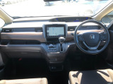 【インパネ全体】手が届きやすく、どなたでも運転しやすいです。シンプルで使いやすい設計になっています!