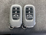 スマートキーです!!今や標準の装備になりつつありますよね!!ドアロック・アンロックも便利です!!