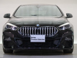 【キドニーグリル】BMWの代名詞。一目見ただけでBMWであると認識できる確固たるアイコンとして存在感を放ちます