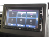 ナビゲーションは純正メモリーナビ(VXM-215Ci)を装着しております。AM、FM、CD、Bluetoothオーディオがご使用いただけます。初めて訪れた場所でも安心ですね!