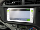 ナビゲーションは純正メモリーナビSDを装着しております。AM、FM、CD、DVD再生、ワンセグTVがご使用いただけます。初めて訪れた場所でも安心ですね!
