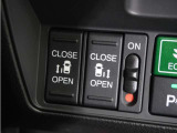 ◆両側電動スライドドア◆狭い駐車場でも乗り降りが楽々♪お子様が隣の車にドアを当ててしまう心配もございません!小さなお子様連れの方もこれで安心。