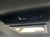 【 後席エアコン 】後席にもエアコンがついておりますので、車内全体を快適な温度に調節いただけます♪