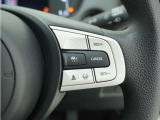 ◆アダプティブクルーズコントロール◆予め設定した車速内でクルマが自動的に加減速。前走車との適切な車間距離を維持しながら追従走行します。【LKAS】車線維持支援システムでステアリング操作を支援。