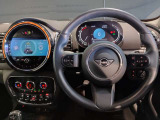 ミニ独特のゴーカートフィーリングと呼ばれる軽快なハンドリングはAT車、MT車のどちらでも楽しめます。