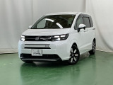 新しいハイブリッドシステムe:HEVは市街地走行では電気自動車に近いハイブリッドシステムでモーターが主役で走行します。充電の為にエンジンが始動しても優れた遮音性能で車内はとても静かで快適です