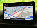 道路や周辺施設を画面上で確認でき、目的地までのルートを把握したいときに便利です。地図上の表示が見やすく、現在地周辺の道を確認しながら、慣れない場所へのお出かけもサポートしてくれます。