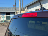 ハイマウントストップランプ装備で、後続車にブレーキサインを見やすく安心です!