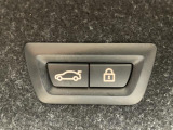 【パワーゲート】電動パワーゲートです。開閉がボタン1つで開け閉め行えます。また、状況に応じてのトランクハッチ開閉量を簡単に設定可能です。スマートオープナーも便利な機能です。ぜひお試しください。