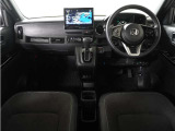 ◆インテリアパネル◆視界広々で非常に運転しやすくロングドライブでも疲れを感じさせないすっきりとまとまったインパネ周りです。