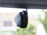 【ステアリングスイッチ】運転中、前方から目線をそらすことなく、オーディオ等の操作が可能な便利機能!