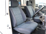 最も使用感が出てしまいがちな運転シートですが、ご覧の通りキレイなコンディションを保っております♪