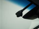 ◆ドライブレコーダー◆映像・音声などを記録する自動車用の装置です。 もしもの事故の際の記録はもちろん、旅行の際の思い出としてドライブの映像を楽しむことができます。
