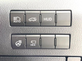 【ヘッドアップディスプレイ】現在の速度や走行情報をデジタル表示で運転席前方のガラスに投影!運転中、目線をずらさず必要な情報を確認できるのでとっても便利で安心!