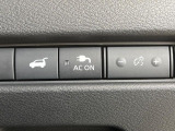 【パワーバックドア】スマートキーや運転席のボタンを押すだけでリアゲートが自動で開閉します!荷物を持っている時や、高い位置にあるバックドアを閉める際に便利な機能です♪